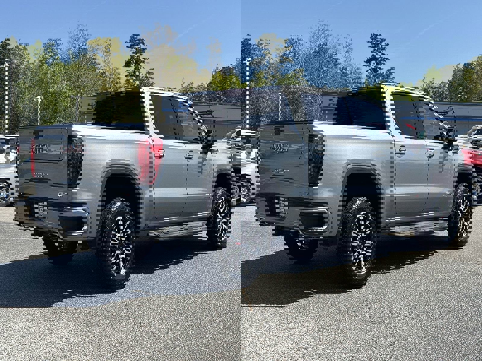 Used 2024 GMC Sierra 1500 AT4 w/ Technology Package image 10