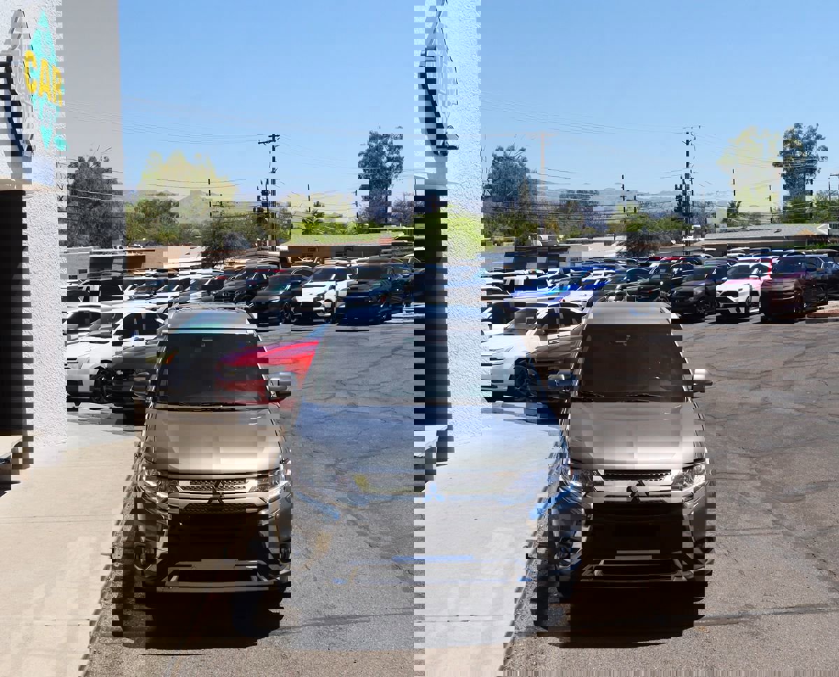 Used 2022 Mitsubishi Outlander SEL image 15