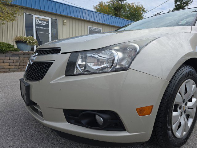 Used 2014 Chevrolet Cruze LS image 9