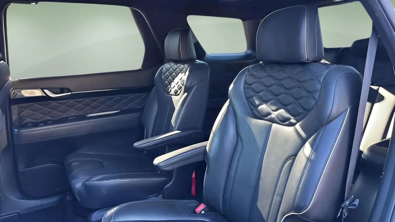 Used 2021 Hyundai Palisade Calligraphy image 40