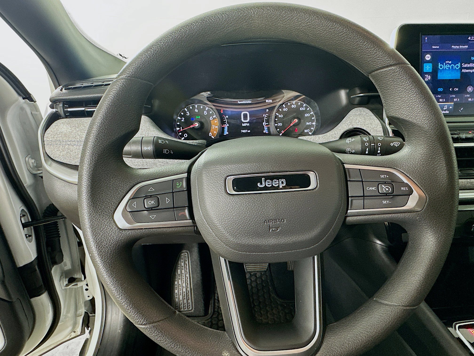 Certified 2025 Jeep Compass Sport image 11