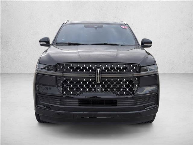 Used 2025 Lincoln Navigator L Black Label video 2