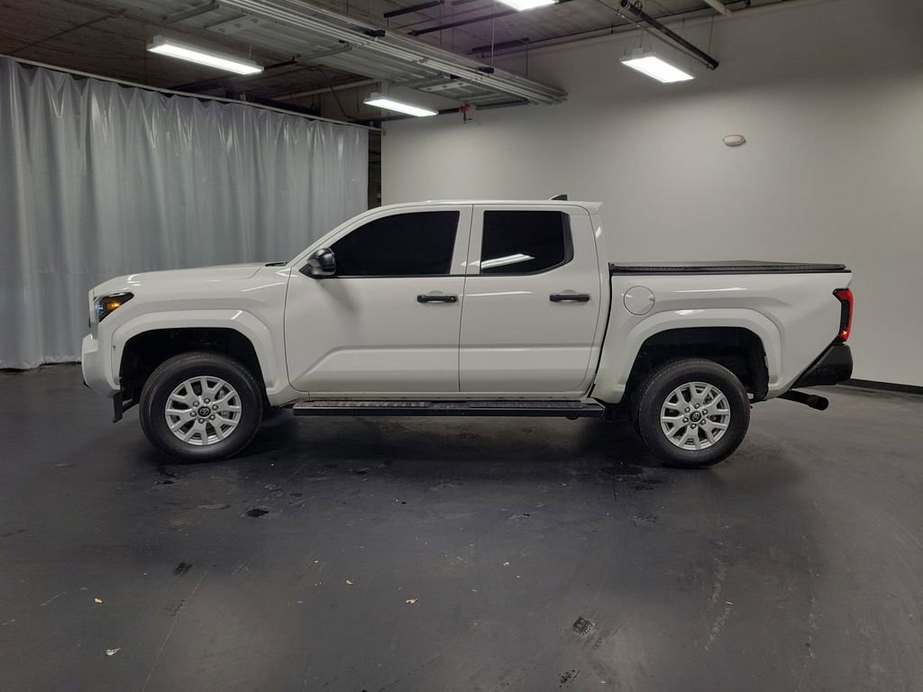 Used 2025 Toyota Tacoma SR image 5