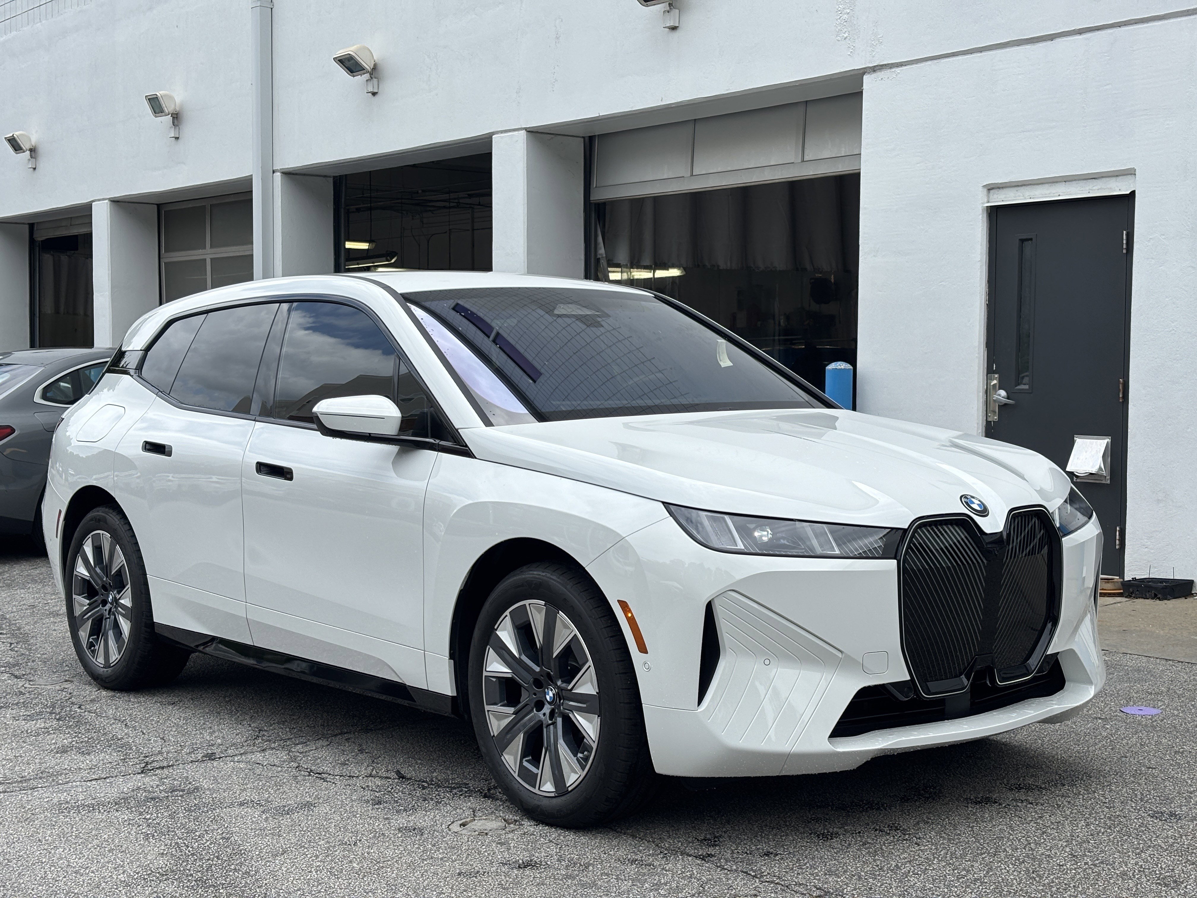 New 2026 BMW iX xDrive45 w/ Premium Package AWD/4WD image 8