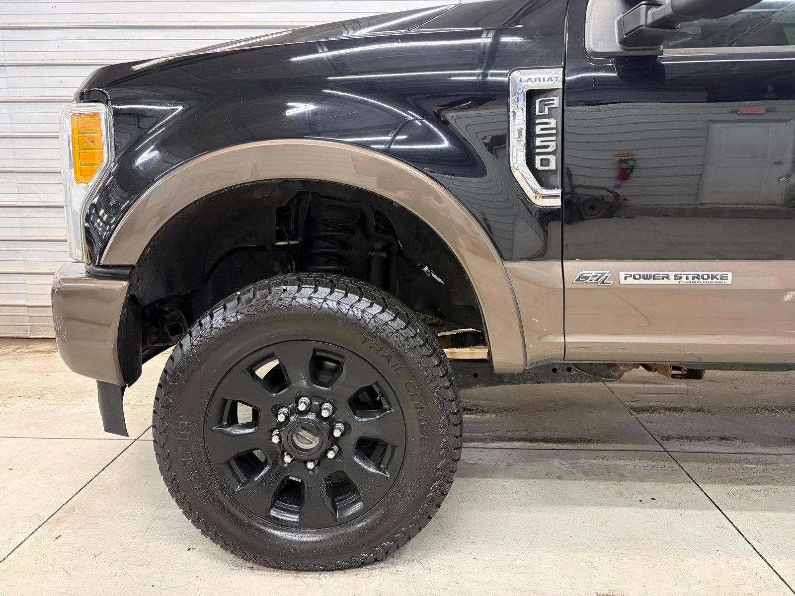Used 2017 Ford F250 Lariat w/ Chrome Package AWD/4WD image 4