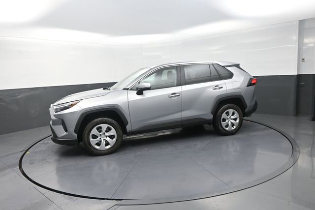 Used 2025 Toyota RAV4 LE AWD/4WD image 35