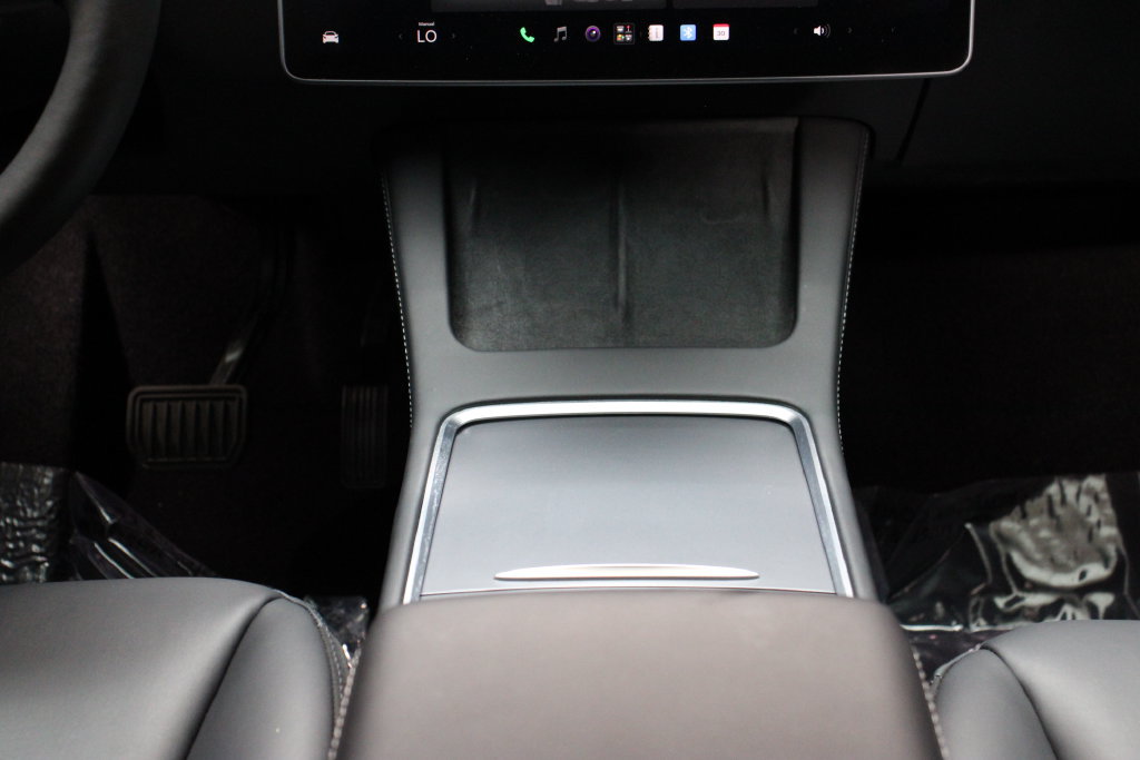 Used 2024 Tesla Model Y Long Range AWD/4WD image 25