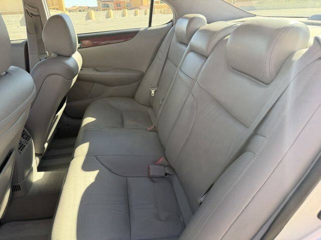 Used 2002 Lexus ES 330 w/ Premium Pkg FWD image 10