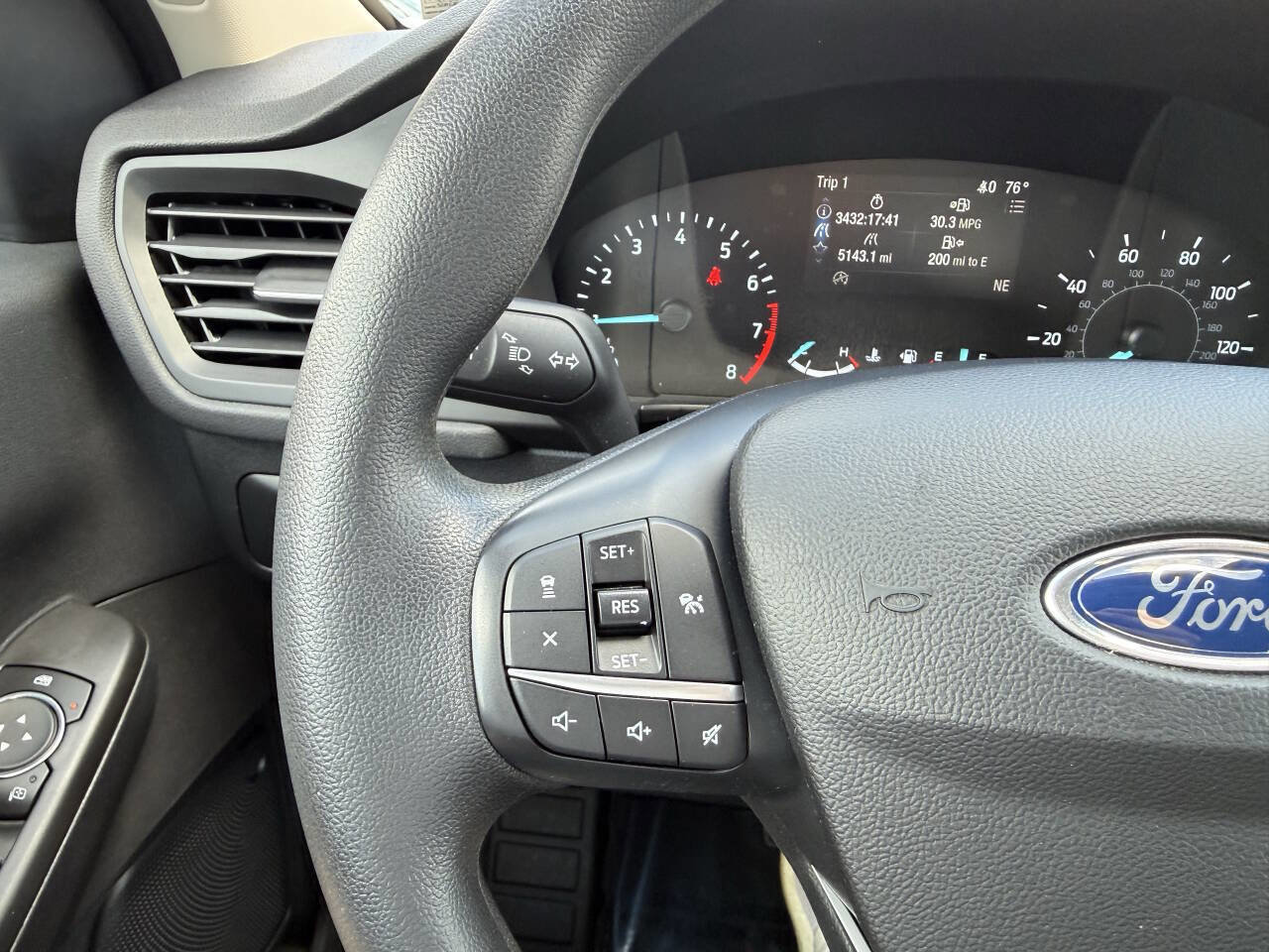 Used 2020 Ford Escape SE image 15