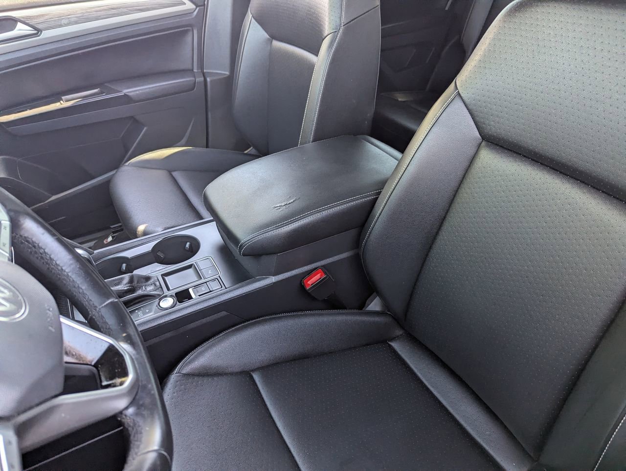 Used 2020 Volkswagen Atlas Cross Sport SE w/ Panoramic Sunroof Package image 20