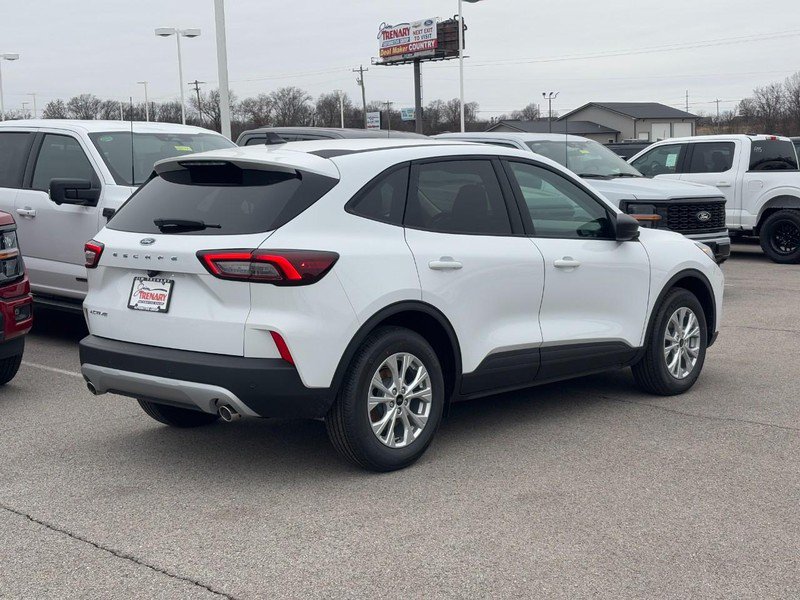 New 2026 Ford Escape Active w/ Active Premium Tech Pack FWD image 3