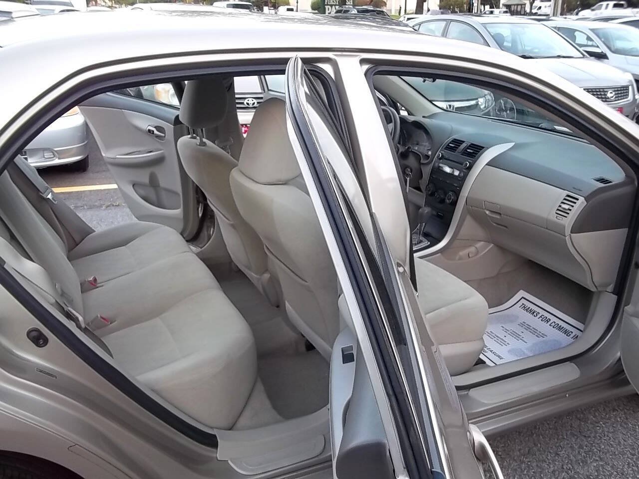 Used 2010 Toyota Corolla LE FWD image 10