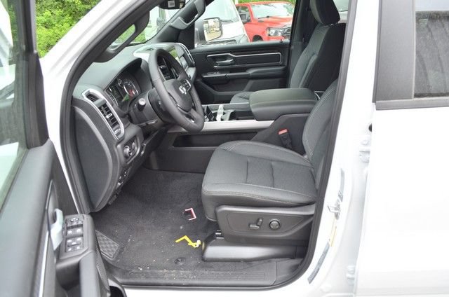 New 2026 RAM 1500 Express AWD/4WD image 14