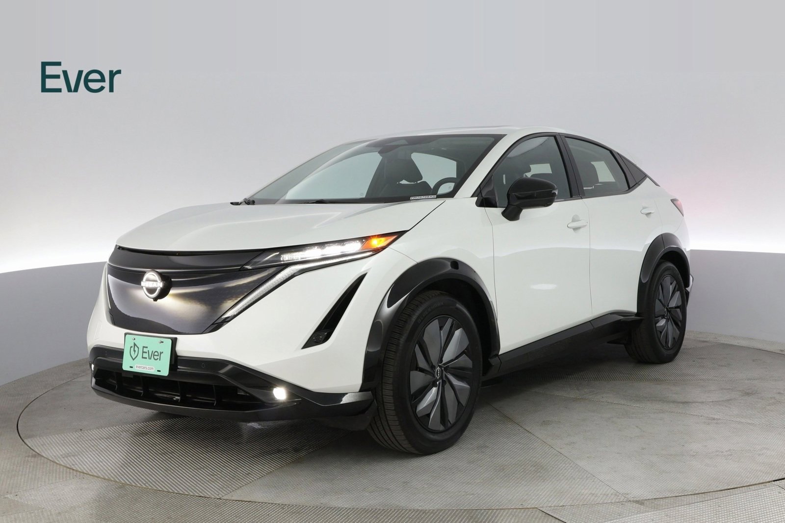 Used 2023 Nissan Ariya AWD image 2