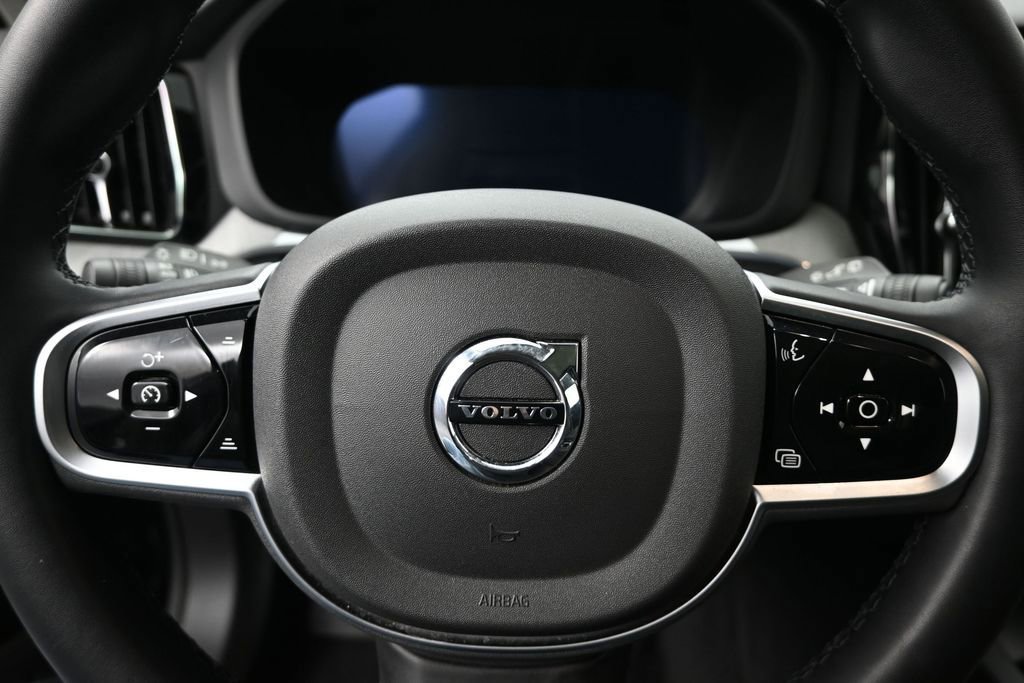 Used 2025 Volvo XC60 B5 Plus w/ Climate Package AWD/4WD image 10