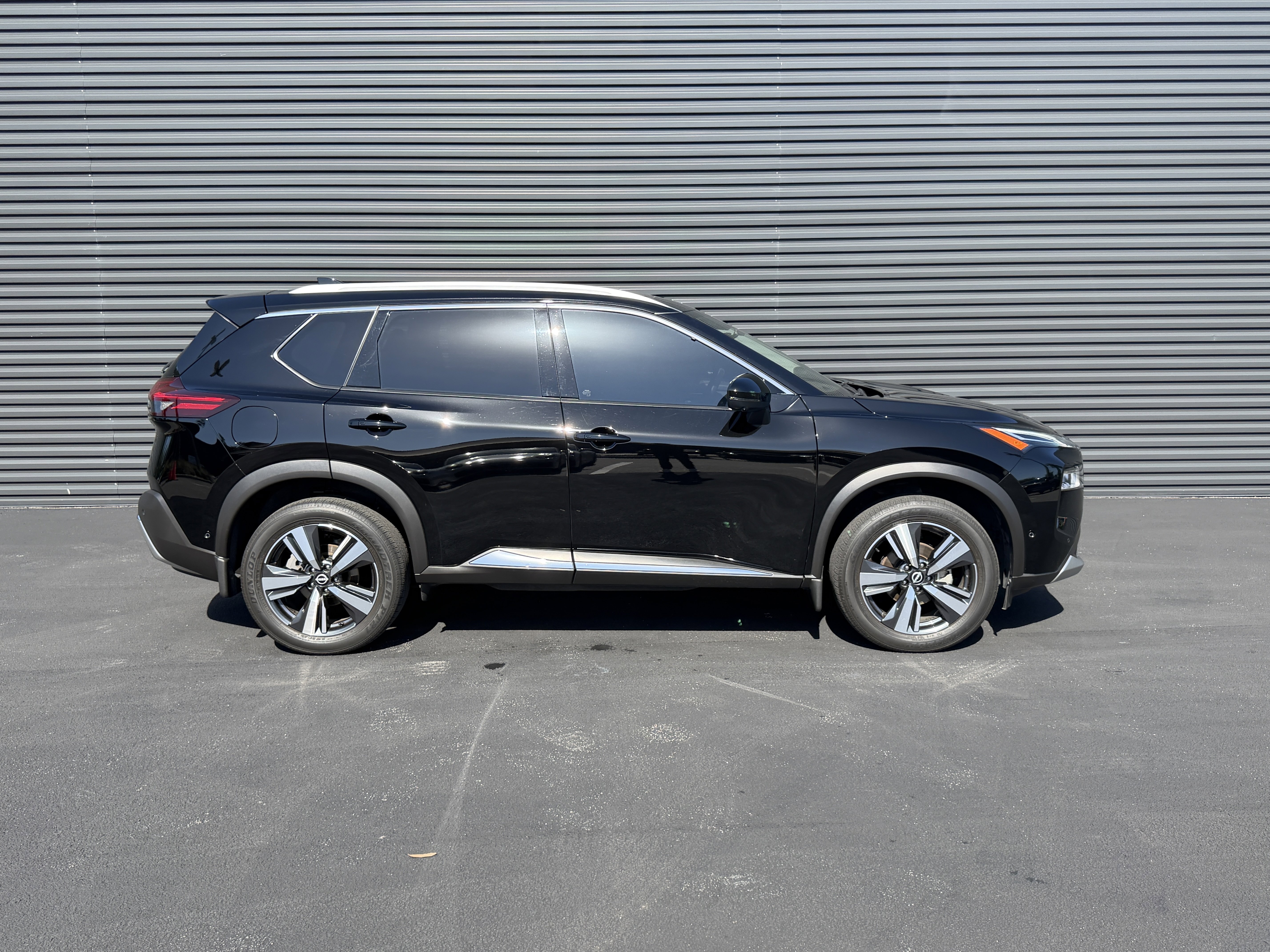 Used 2022 Nissan Rogue Platinum w/ Head-Up Display Package image 8