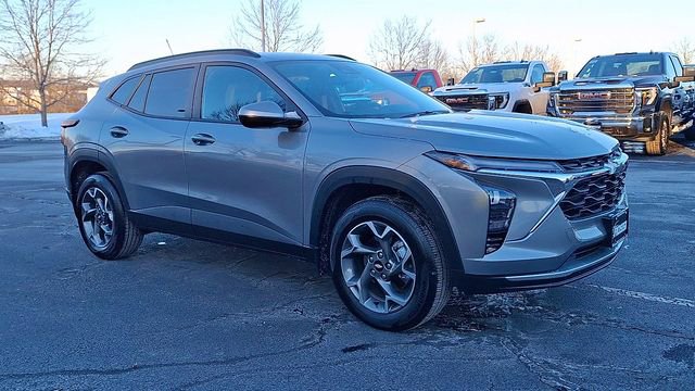 Certified 2025 Chevrolet Trax LT w/ Driver Confidence Package video 2