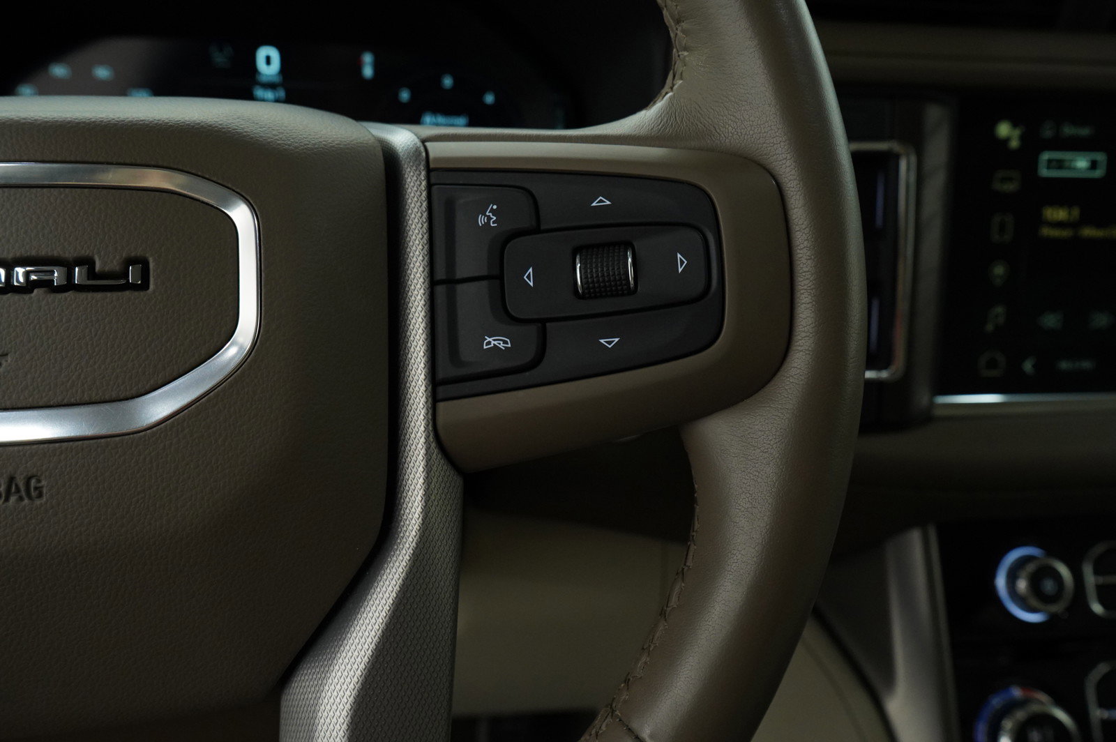 Used 2023 GMC Yukon Denali image 26