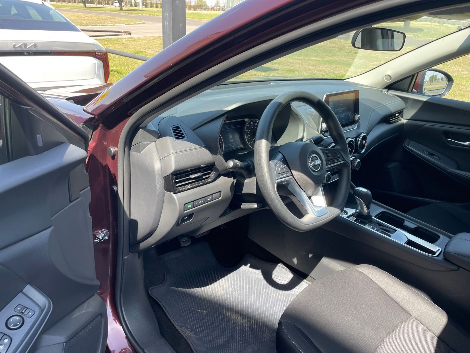 Used 2025 Nissan Sentra SV image 32