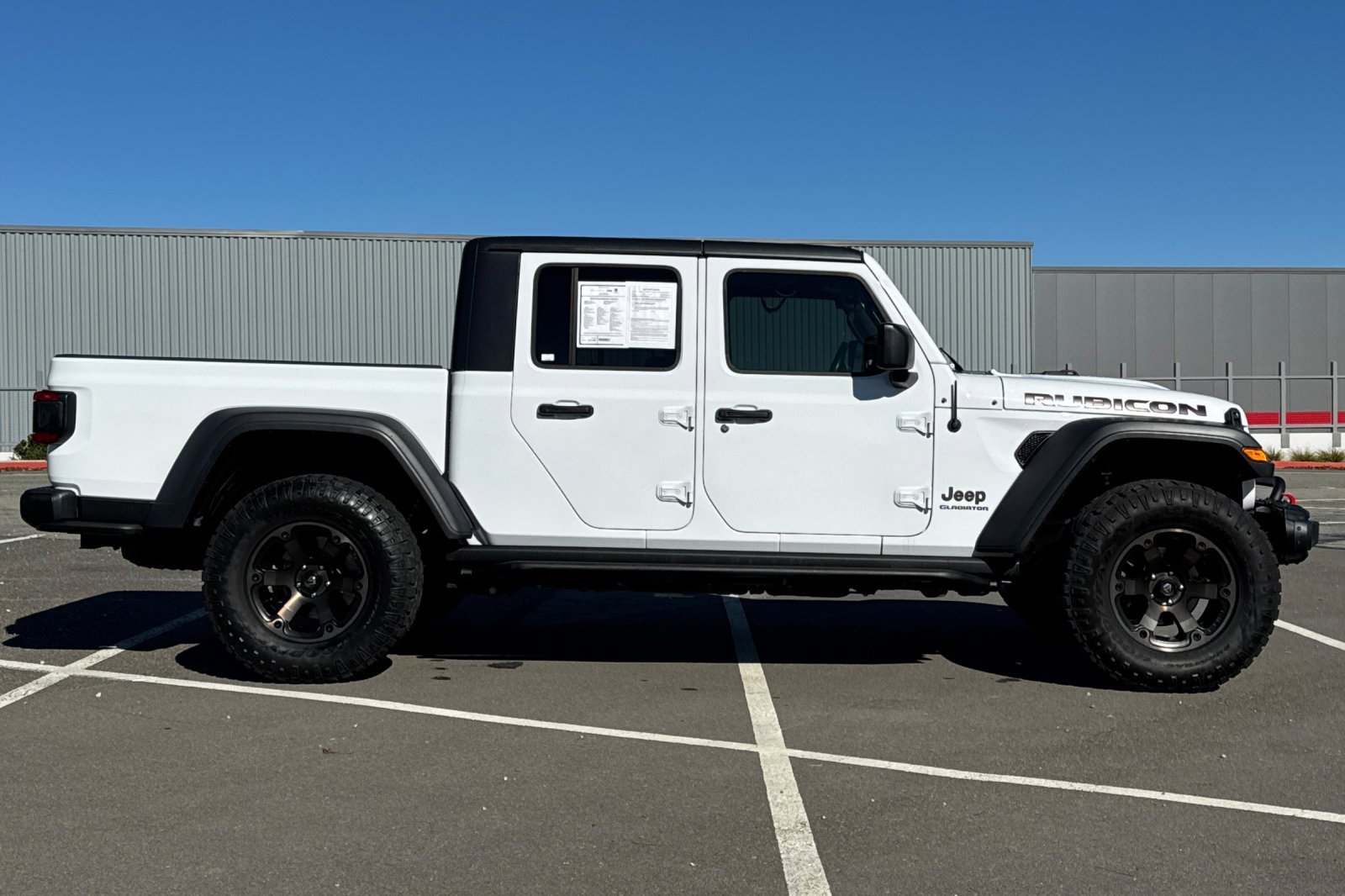 Used 2020 Jeep Gladiator Rubicon image 2
