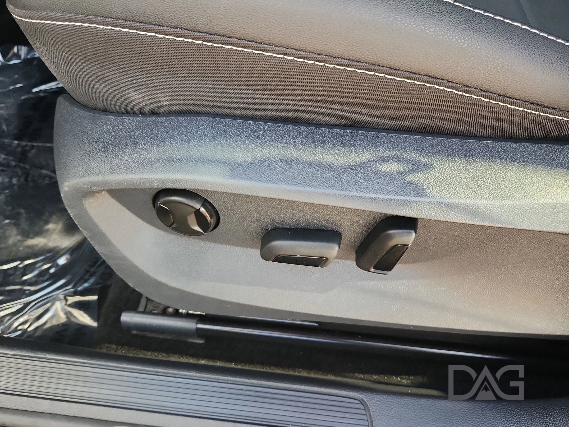 Used 2024 Volkswagen Taos SE image 15