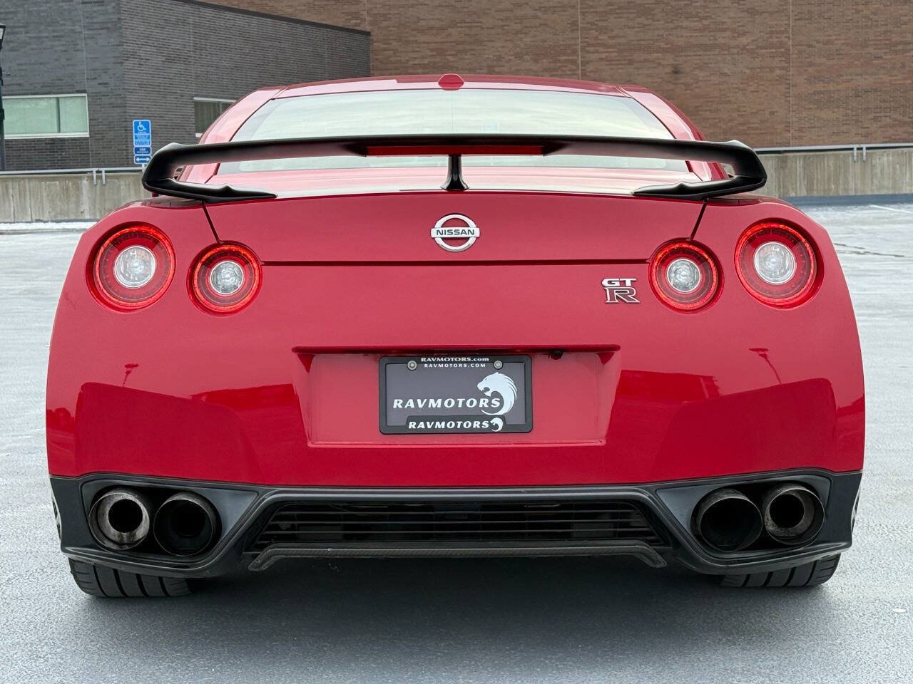 Used 2015 Nissan GT-R Black Edition AWD/4WD image 11