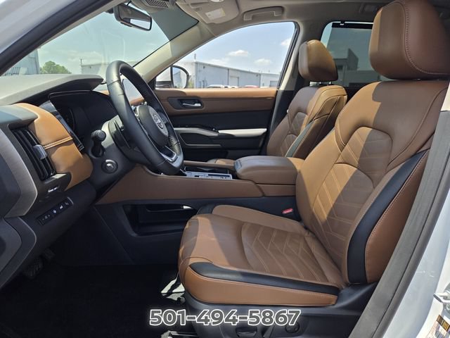 Used 2025 Nissan Pathfinder Platinum w/ Cargo Package FWD image 9