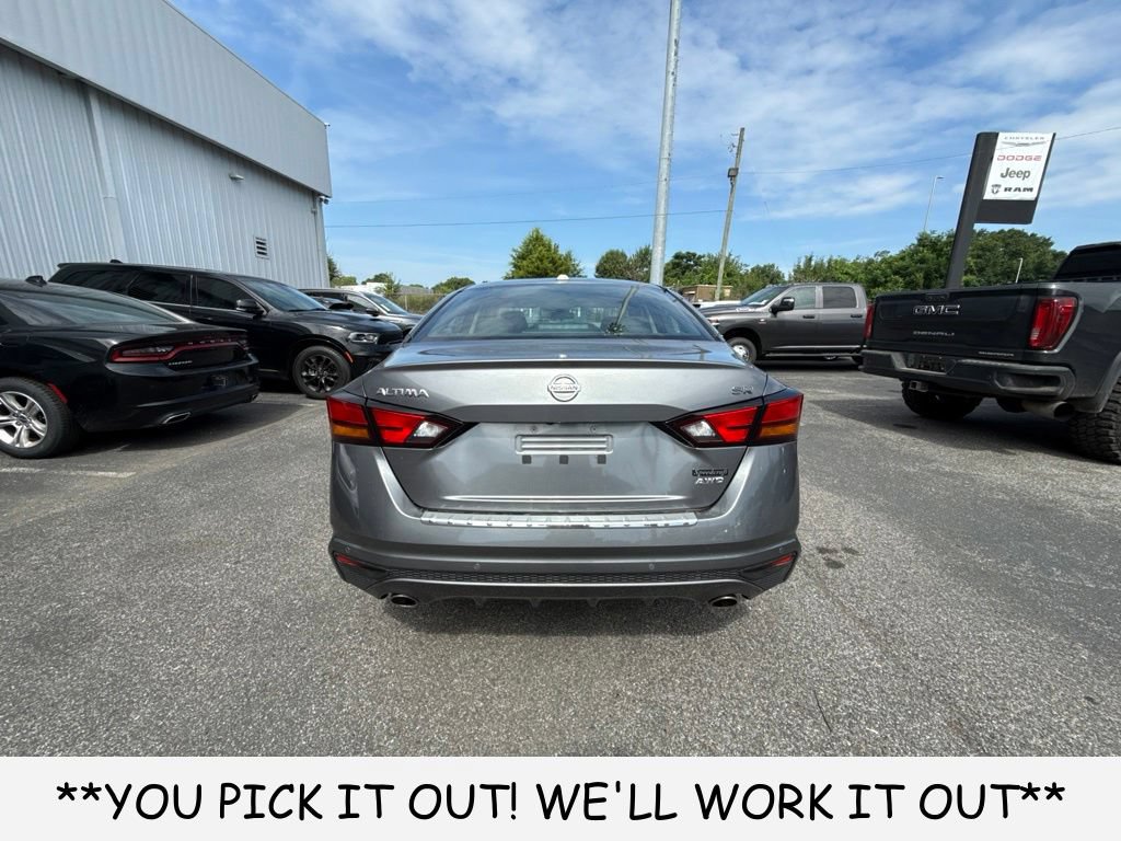 Used 2022 Nissan Altima 2.5 SR AWD/4WD image 3