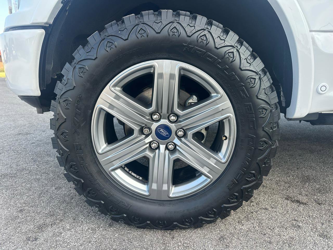 Used 2019 Ford F150 Lariat w/ Equipment Group 502A Luxury image 15