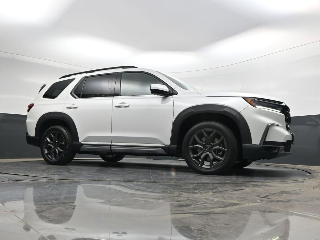 Used 2023 Honda Pilot Elite image 25