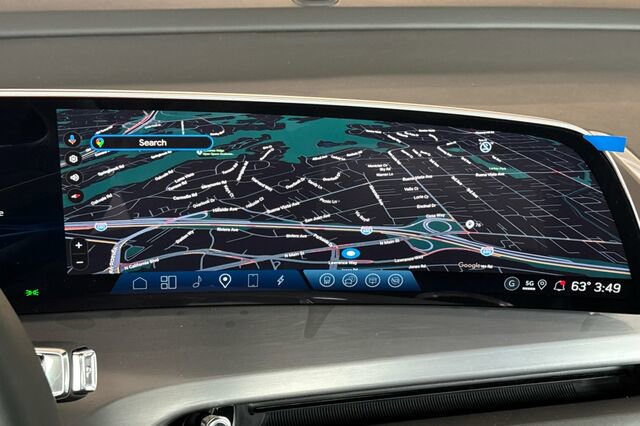 New 2026 Cadillac Vistiq Sport w/ LPO, Floor Liner Package AWD/4WD image 20