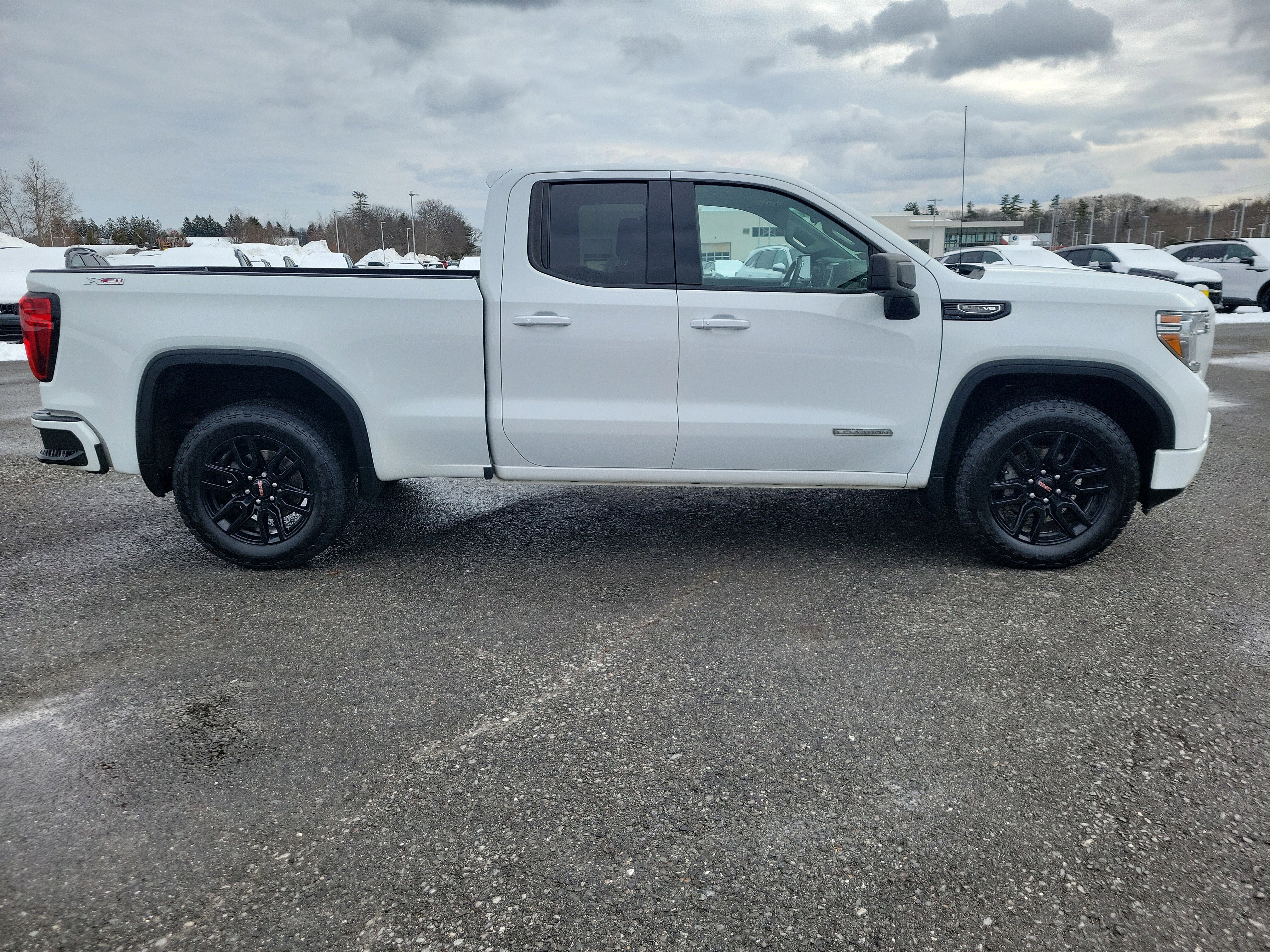 Used 2020 GMC Sierra 1500 Elevation w/ Elevation Value Package image 4