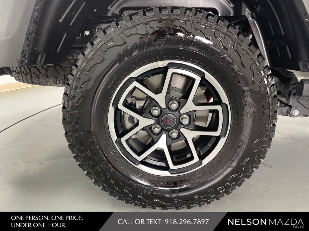 Used 2025 Jeep Gladiator Rubicon AWD/4WD image 13