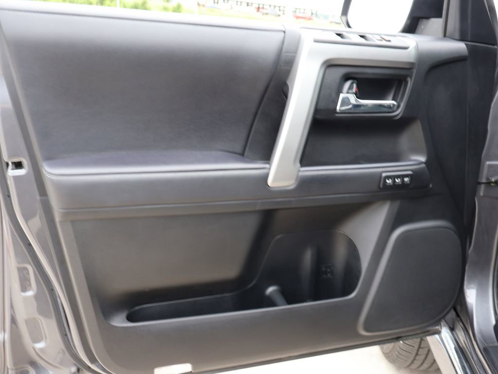 Used 2022 Toyota 4Runner Limited AWD/4WD image 20