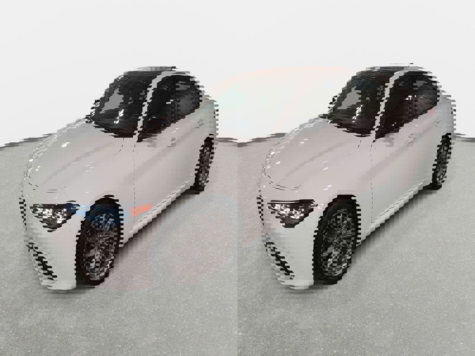 Used 2024 Alfa Romeo Giulia Sprint image 1