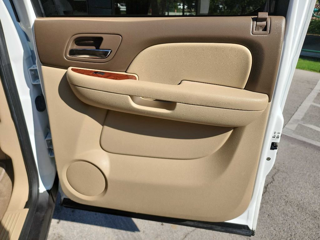 Used 2014 Chevrolet Silverado 3500 LTZ w/ LTZ Plus Package image 37