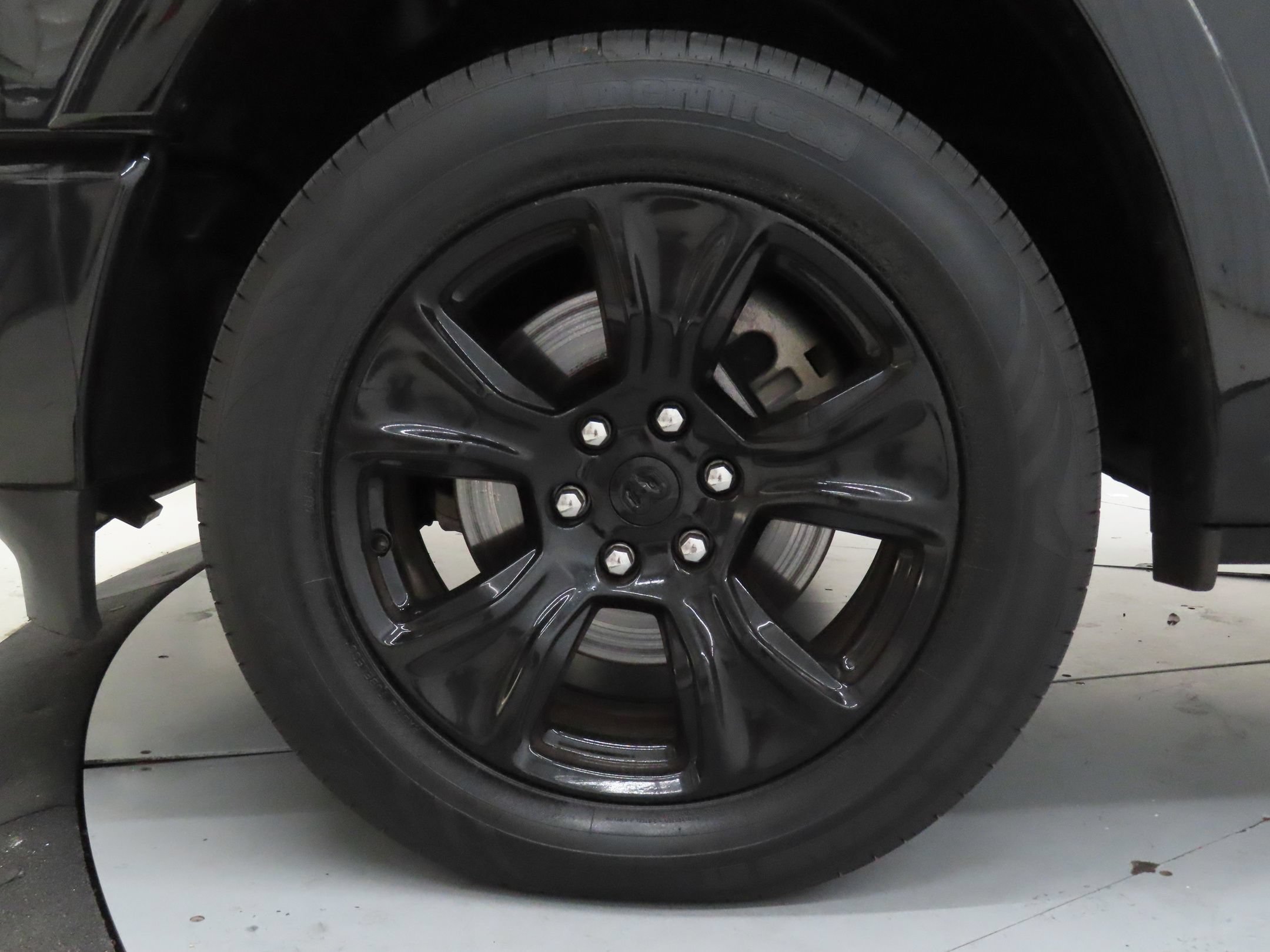 Used 2019 RAM 1500 Laramie w/ Sport Appearance Package AWD/4WD image 26