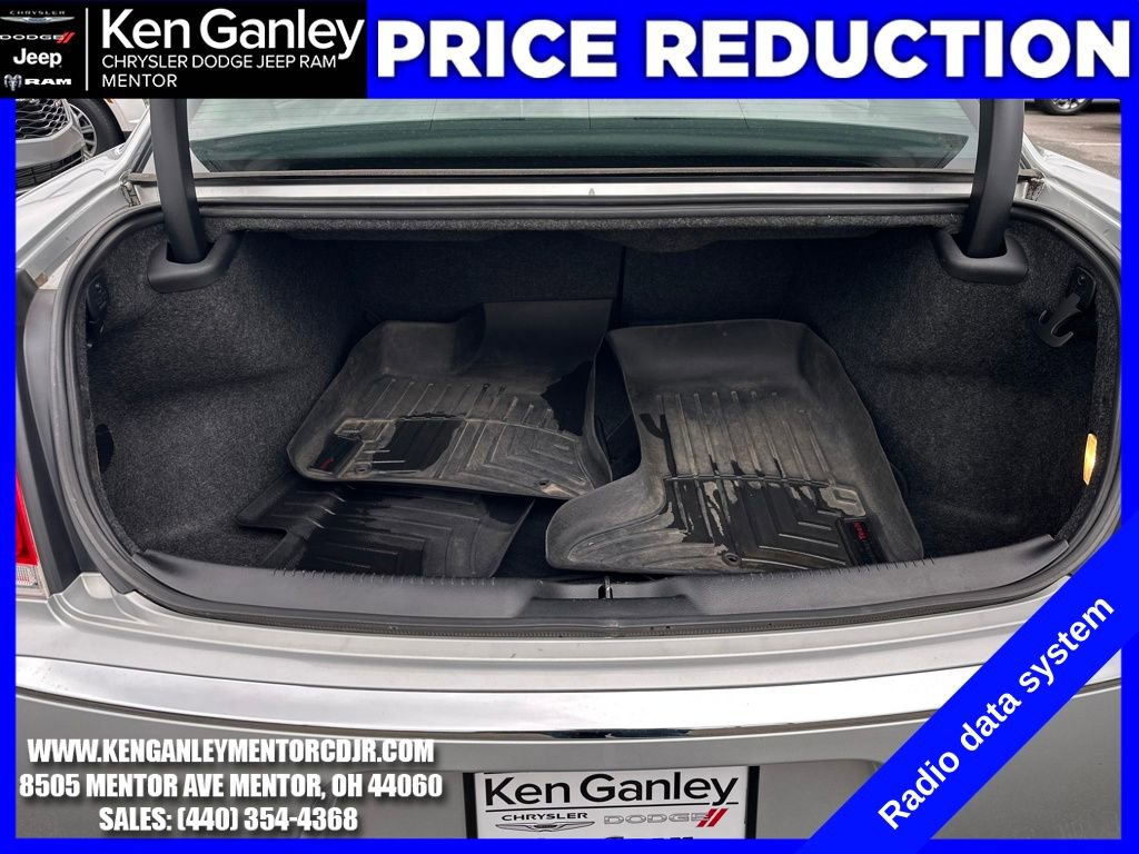 Used 2019 Chrysler 300 Touring w/ Driver Convenience Group image 21