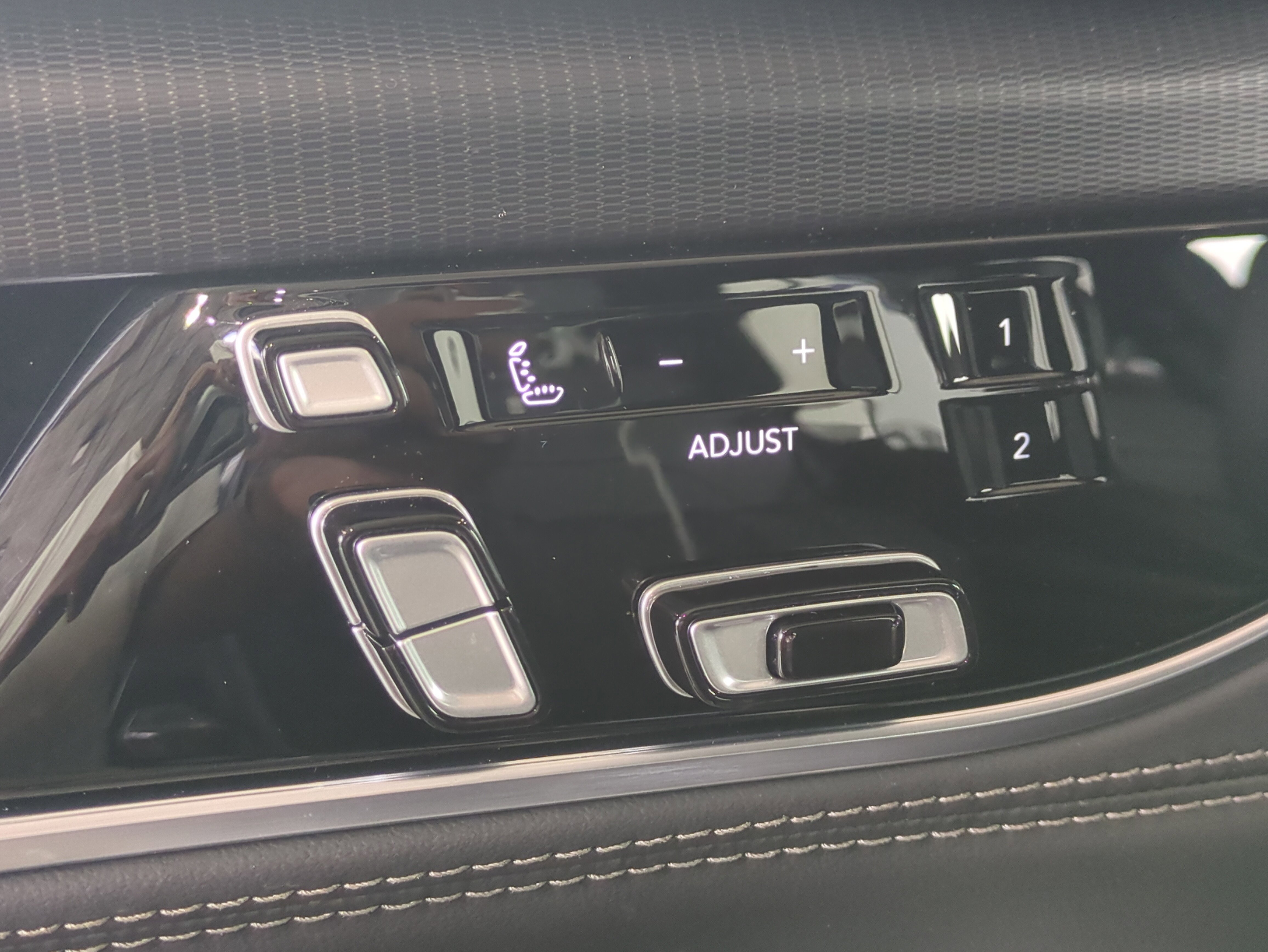 New 2026 Jeep Grand Wagoneer L Summit w/ Premium Group III image 21