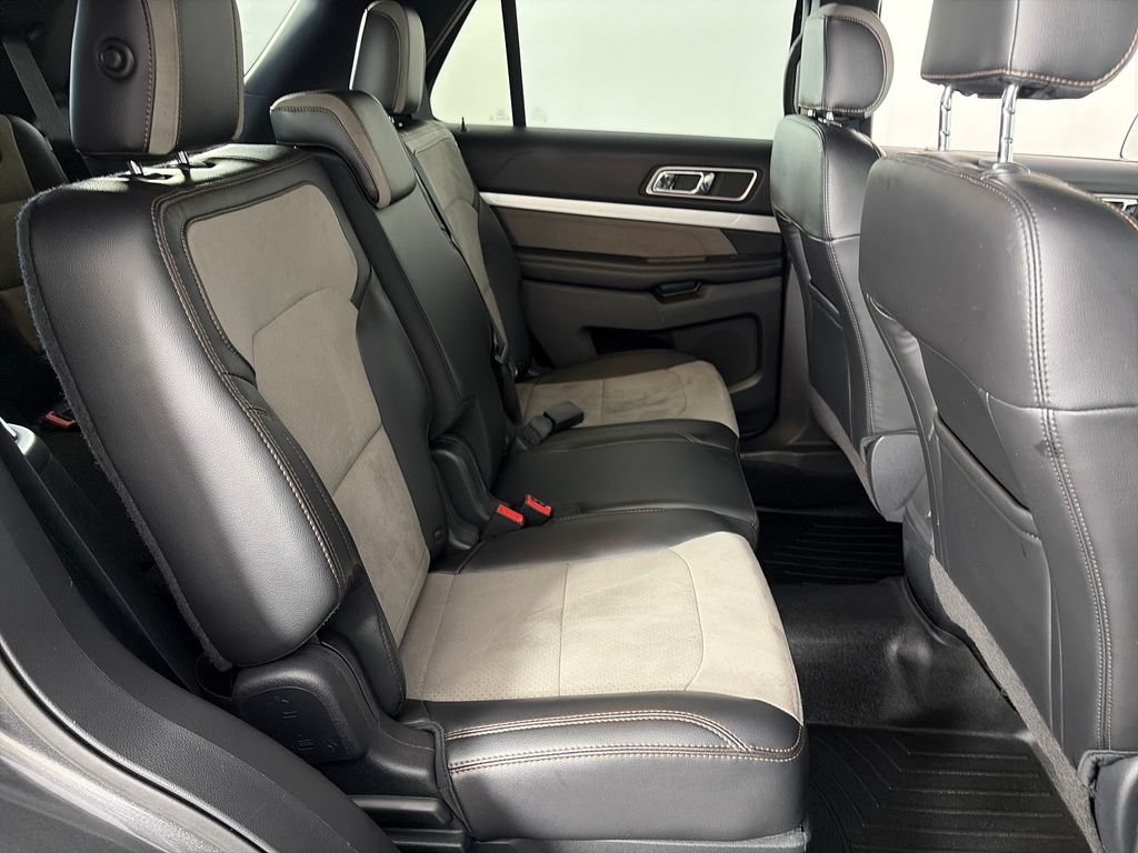Certified 2017 Ford Explorer XLT w/ Equipment Group 202A AWD/4WD image 29