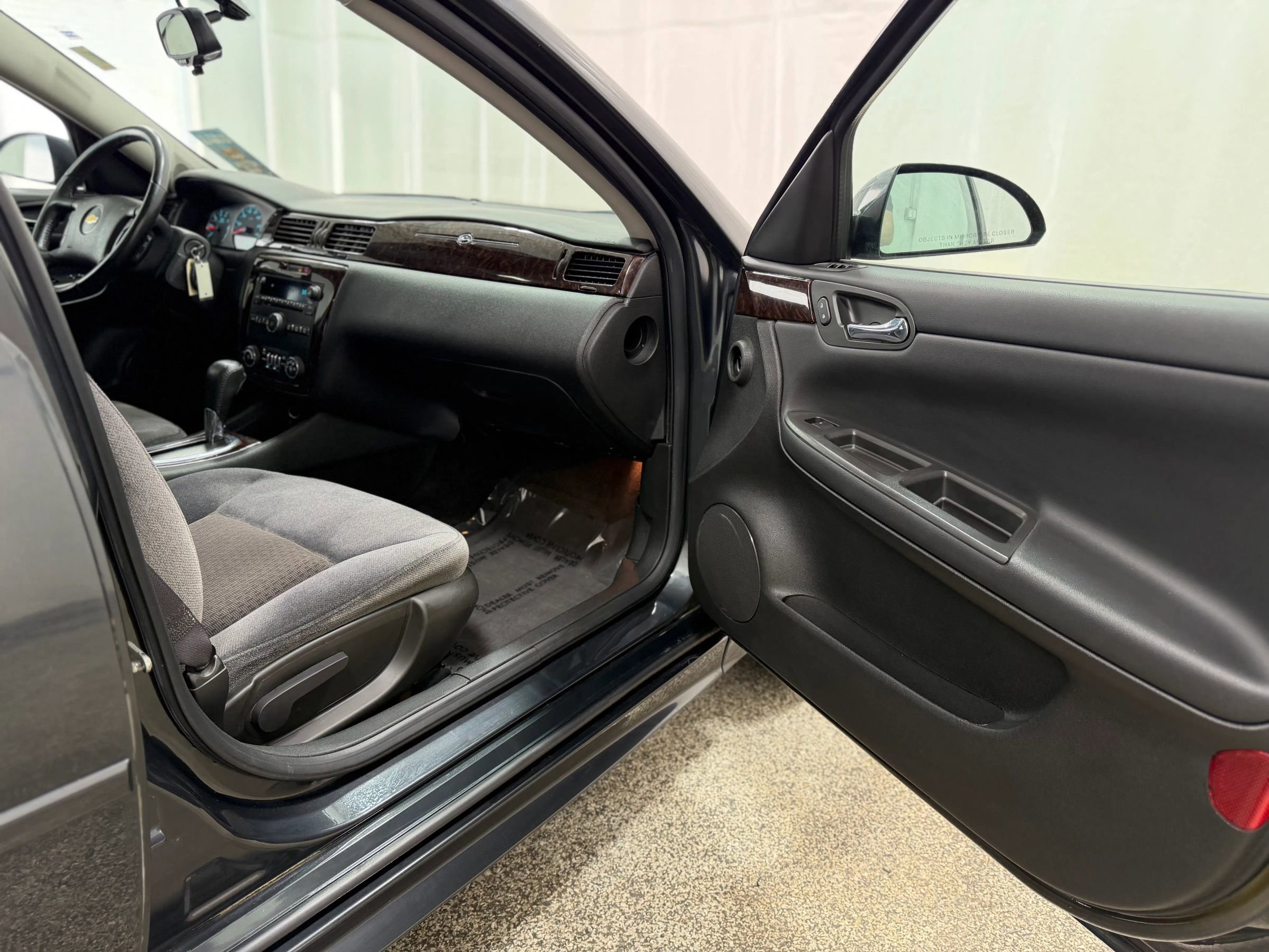 Used 2013 Chevrolet Impala LT w/ LT Sunroof Package FWD image 22