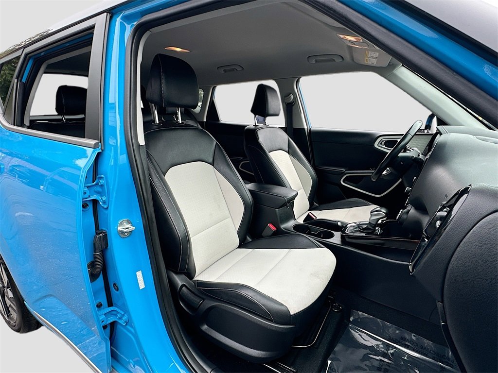 Certified 2023 Kia Soul GT-Line image 26