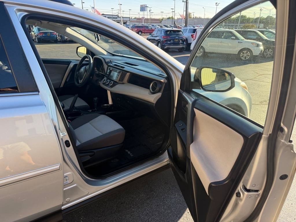 Used 2014 Toyota RAV4 LE FWD image 7