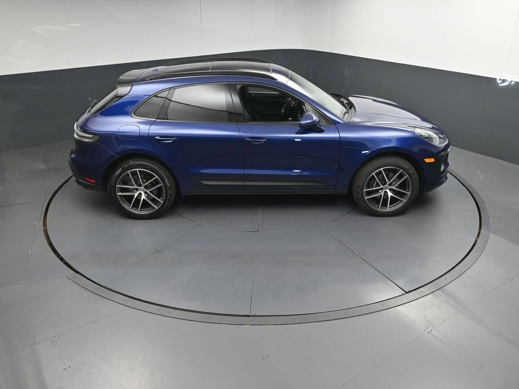 Used 2025 Porsche Macan AWD/4WD image 38