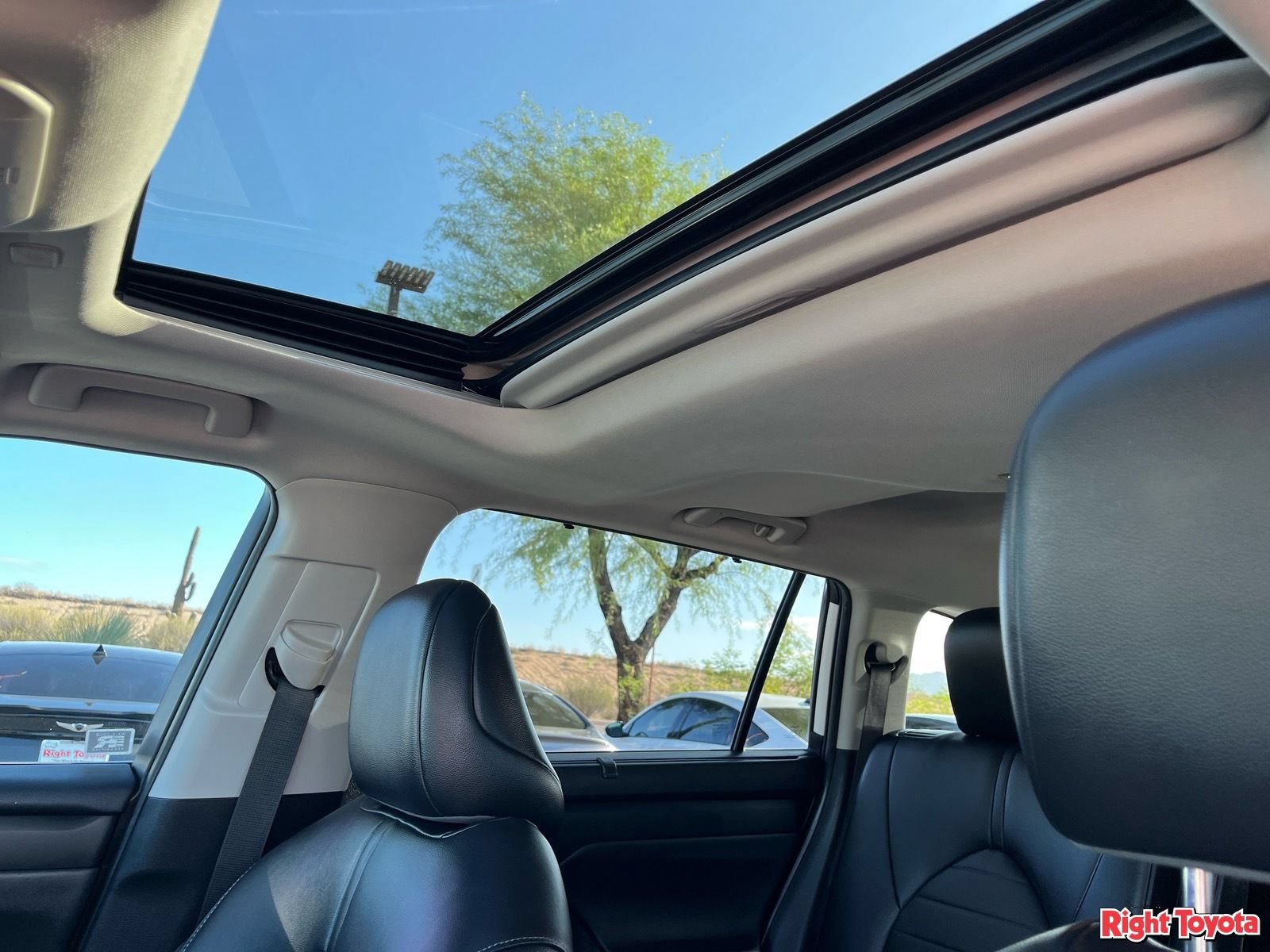 Used 2023 Toyota Highlander XLE FWD image 30