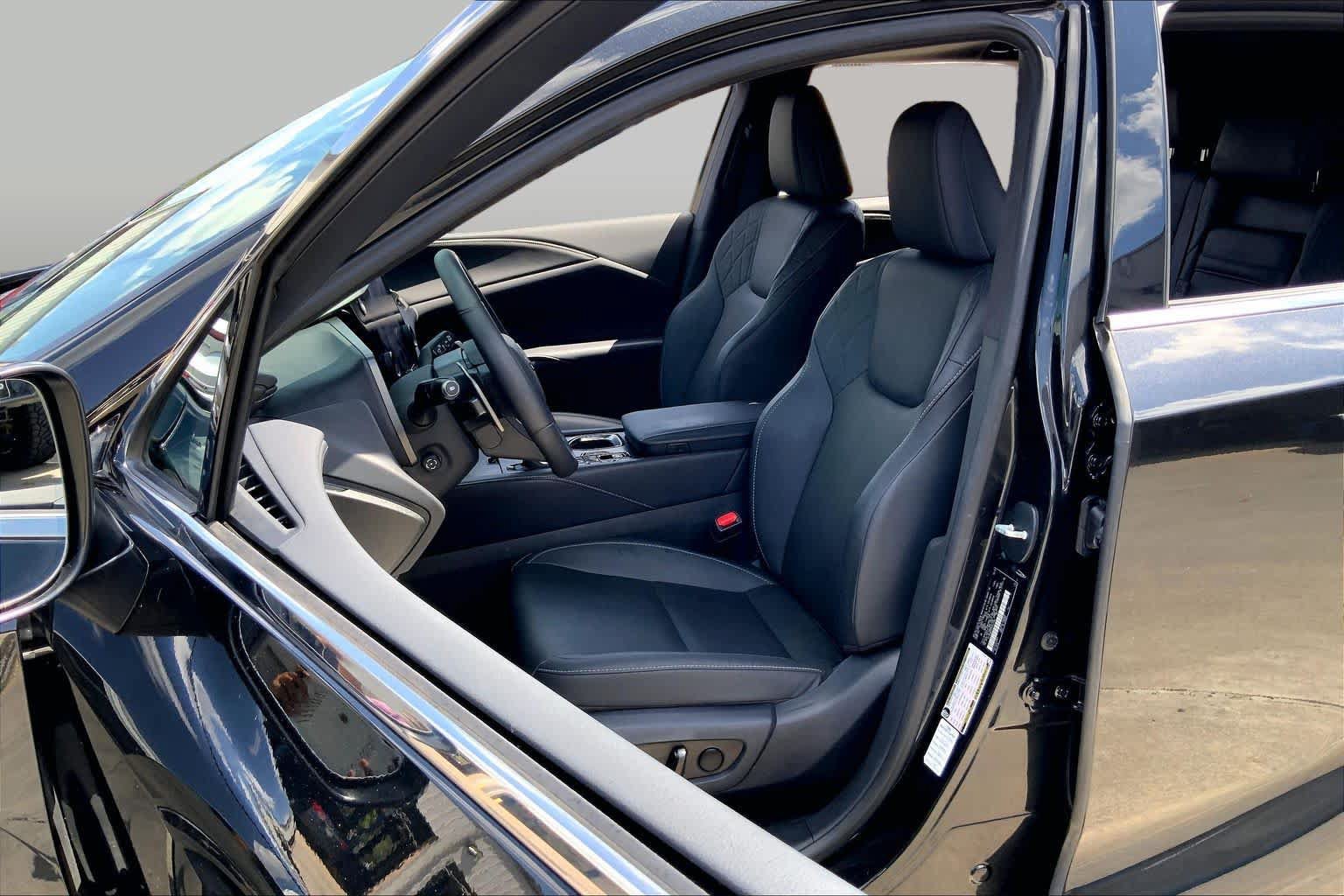 Used 2024 Lexus RX 350h w/ Accessory Package (Z1) AWD/4WD image 8