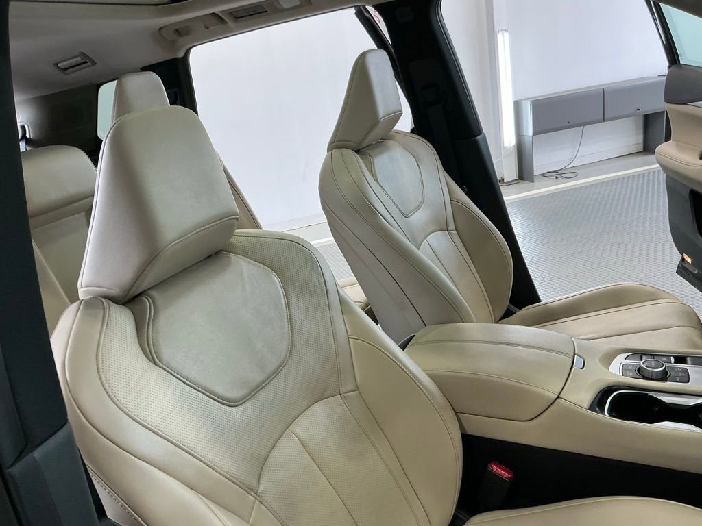 Used 2025 INFINITI QX60 Pure image 12