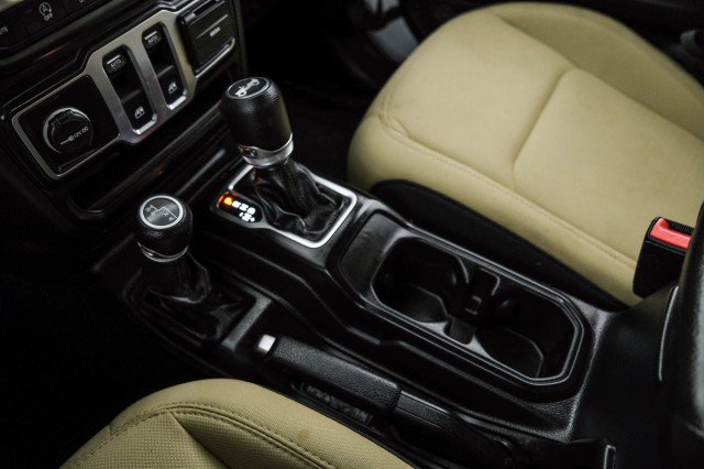 Used 2019 Jeep Wrangler Sport AWD/4WD image 22