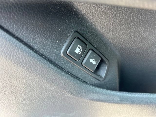 Used 2012 Kia Optima Hybrid w/ Hybrid Premium Technology Pkg FWD image 31