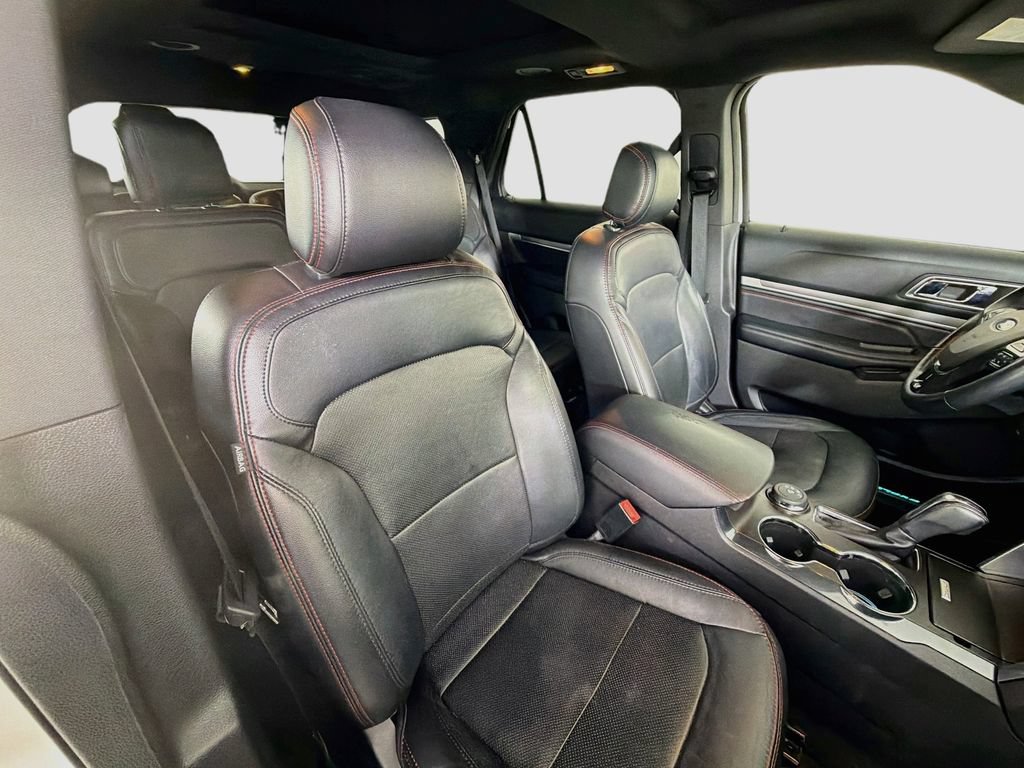 Used 2017 Ford Explorer Sport w/ Equipment Group 401A AWD/4WD image 32